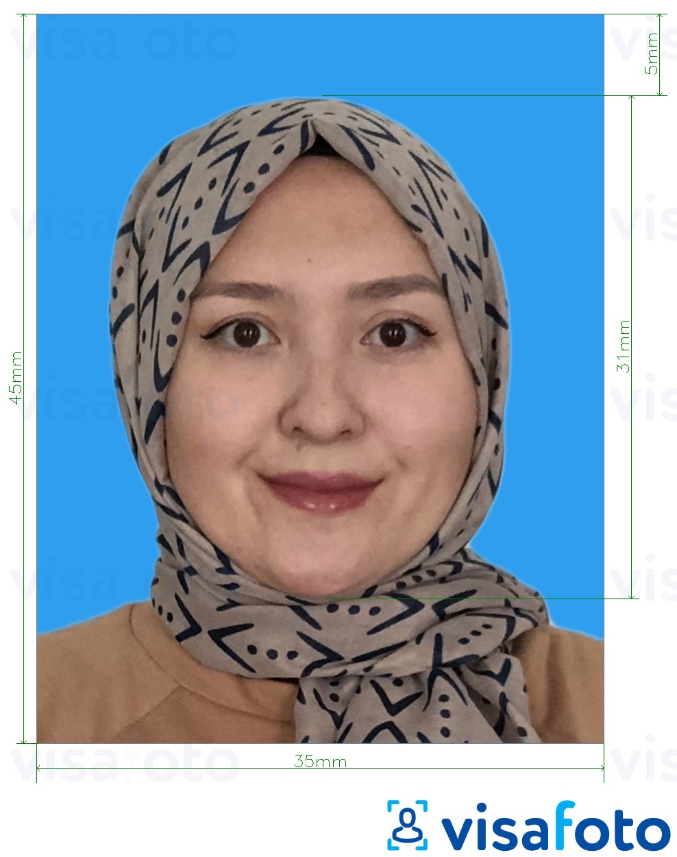 Fotobeispiel für Malaysia Visa 35x45 mm blauer Hintergrund mit genauer größenangabe